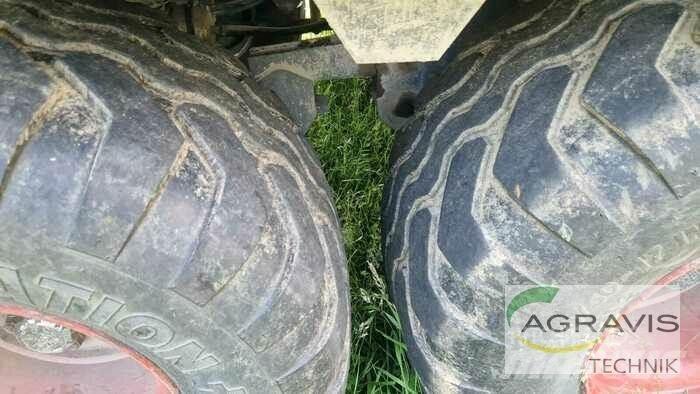 CLAAS QUANTUM 3500 P 自裝式拖車