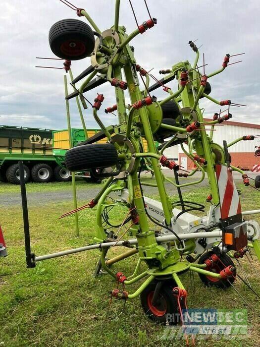 CLAAS VOLTO 900 耙與翻草機