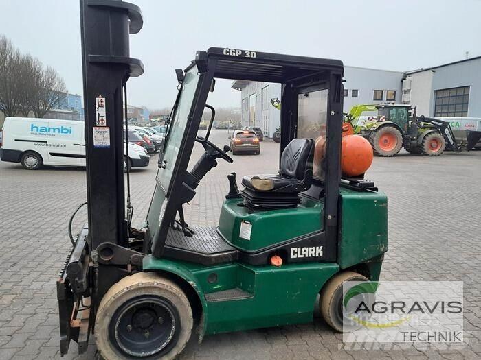 Clark CGP30 堆高機(叉車)-其他