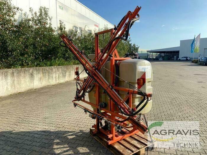 Douven 600 L 牽引式噴霧機
