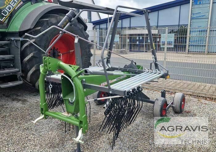 Fendt FORMER 456 DN 耙與翻草機