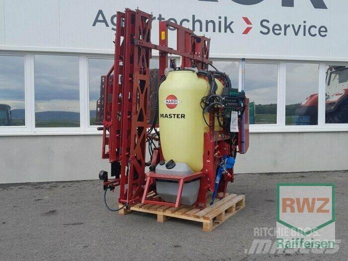 Hardi Master 牽引式噴霧機