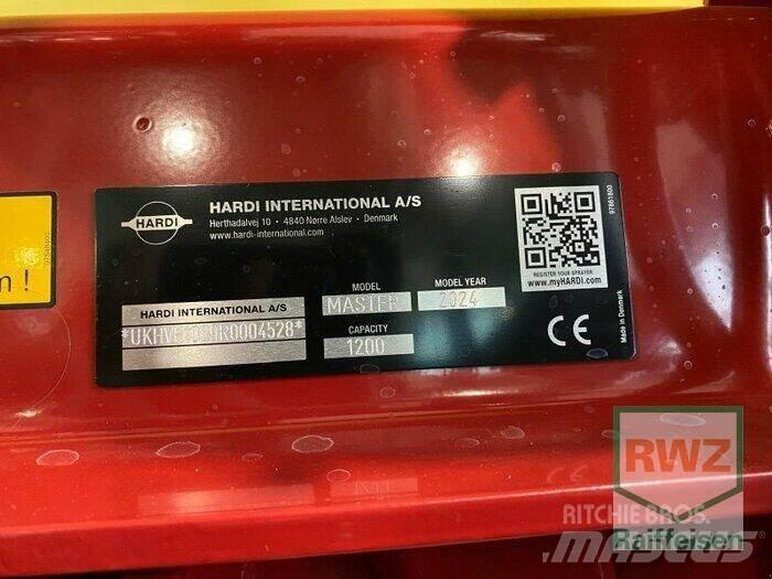 Hardi MASTER PRO 1200 牽引式噴霧機