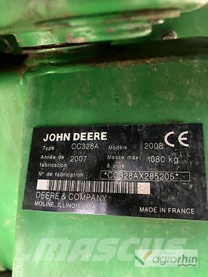 John Deere 328 A 割草劑