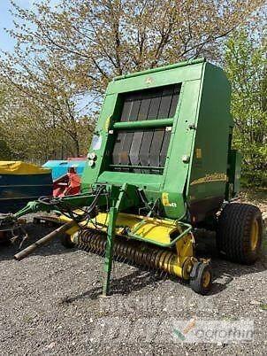 John Deere 592 MAXICUT 圓型牧草打包機