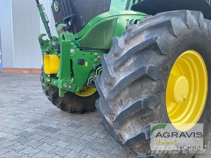 John Deere 6215 R 曳引機