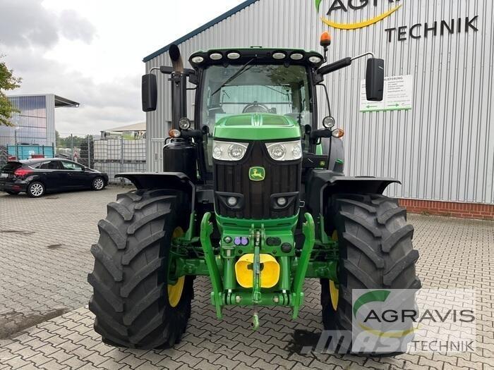 John Deere 6215 R 曳引機