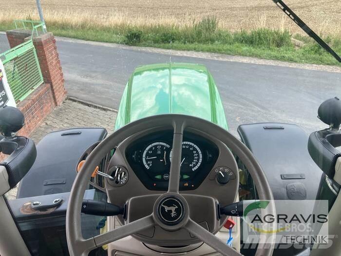 John Deere 6215 R 曳引機