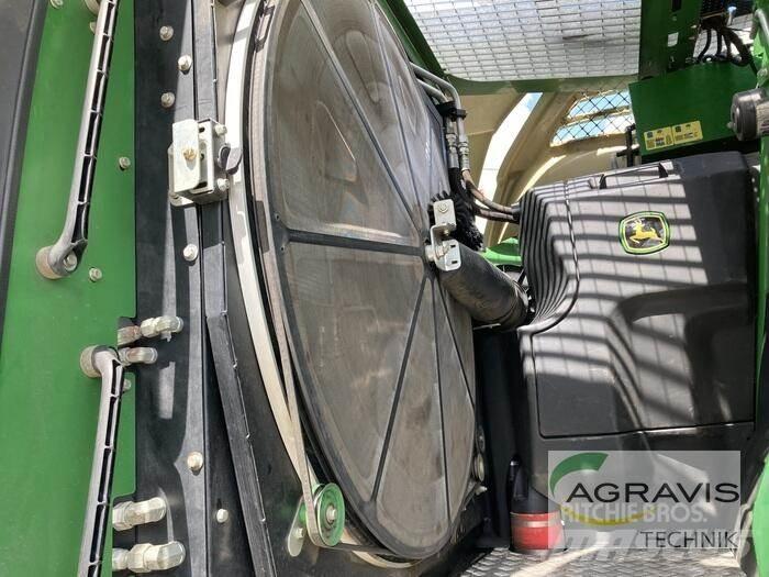 John Deere 8600 I 自走式飼料採集機