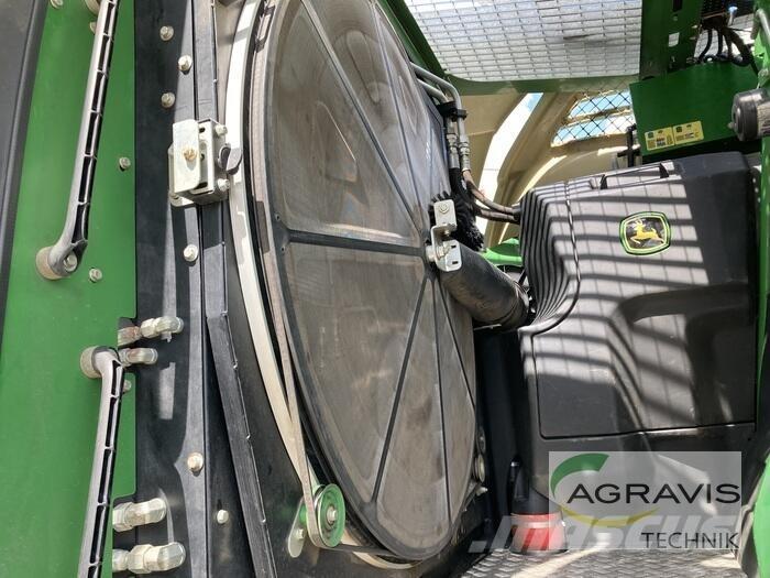 John Deere 8600 I 自走式飼料採集機