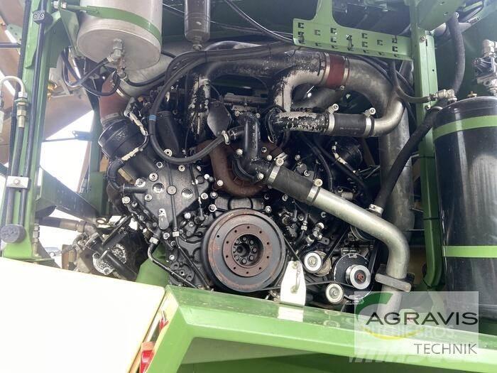 Krone BIG X 700 自走式飼料採集機