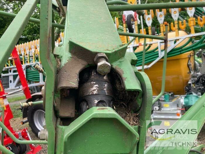 Krone KW 7.70/6 耙與翻草機