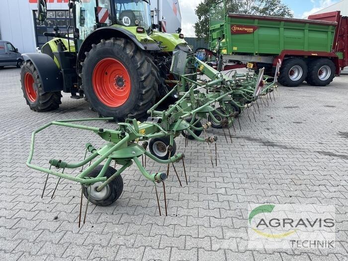 Krone KW 8.80/8 耙與翻草機