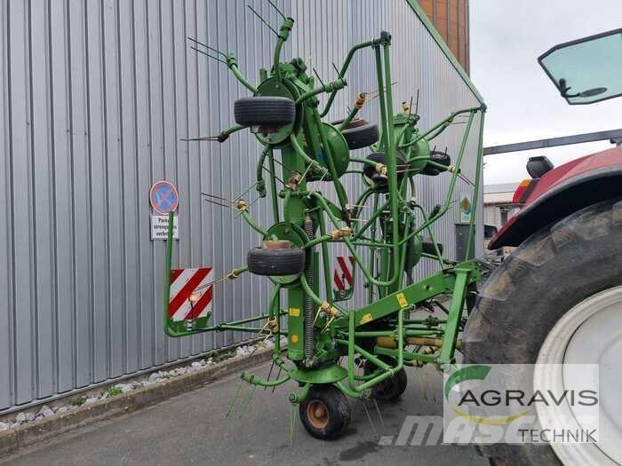 Krone KW 8.82 耙與翻草機