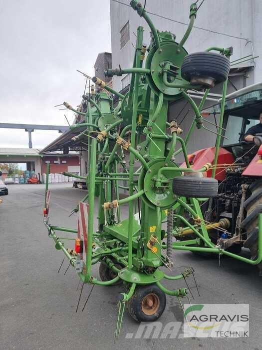 Krone KW 8.82 耙與翻草機