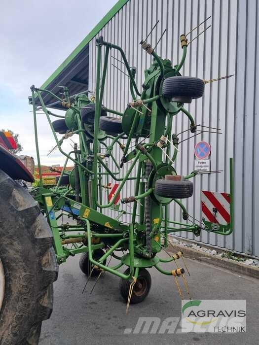 Krone KW 8.82 耙與翻草機