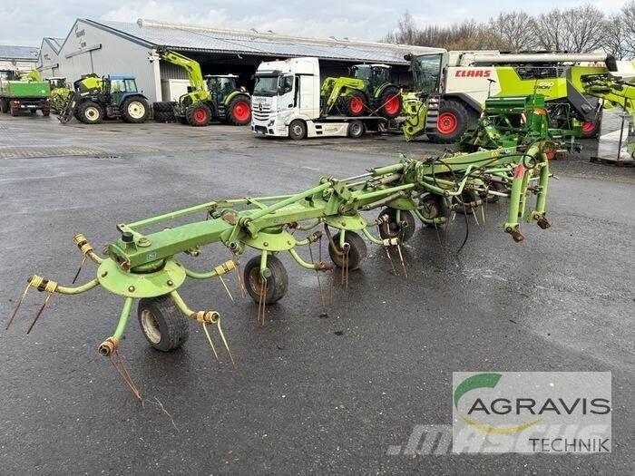 Krone KWT 8.82/8 耙與翻草機