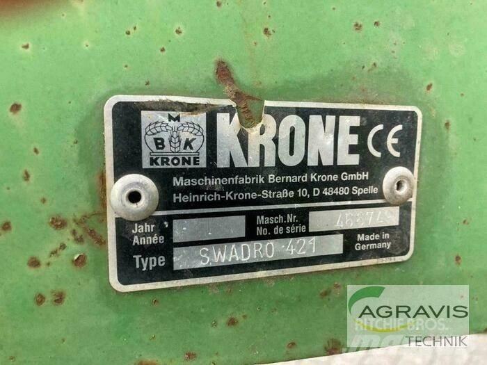 Krone SWADRO 421 耙與翻草機