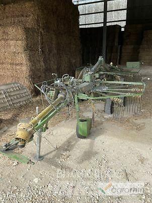 Krone SWADRO 710/26T 耙與翻草機