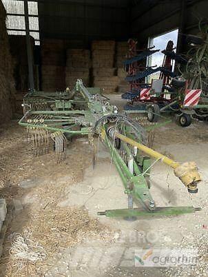 Krone SWADRO 710/26T 耙與翻草機