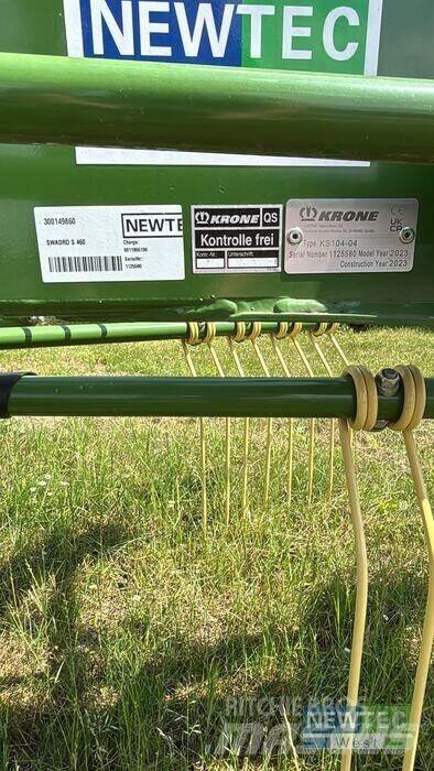Krone SWADRO S 460 耙與翻草機