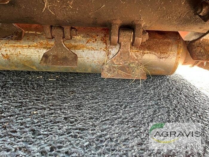 Kuhn BP 28 莖葉去葉機