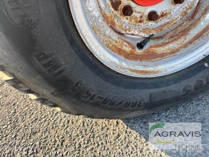 Kuhn GA 8521 耙與翻草機