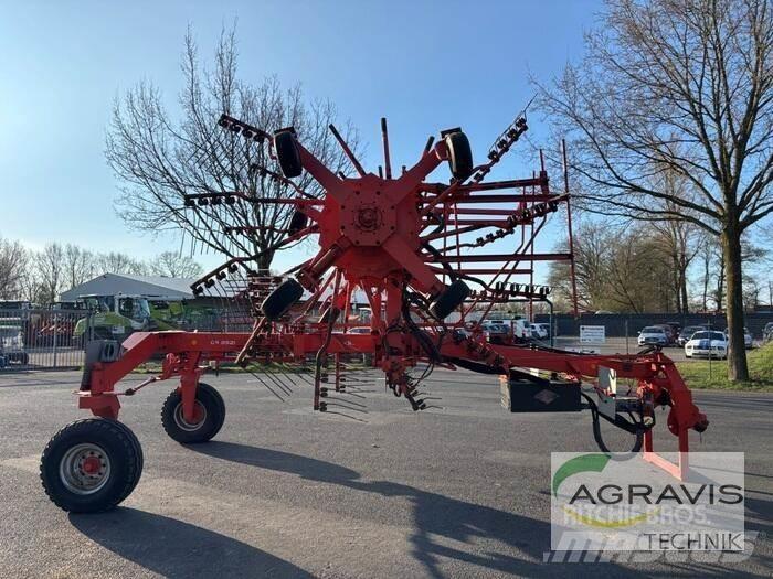 Kuhn GA 8521 耙與翻草機