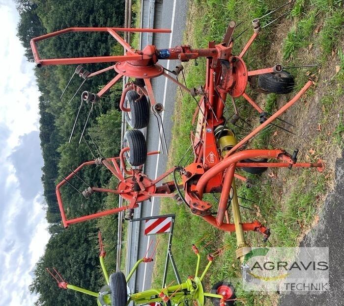 Kuhn GF 4201 MH 耙與翻草機