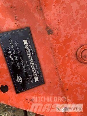 Kuhn GF7601MHO 耙與翻草機