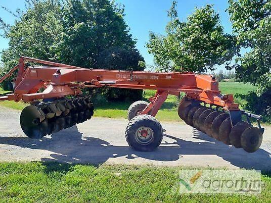 Kuhn XM32 耙車