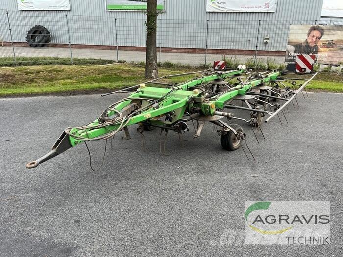 Kverneland 6913 耙與翻草機