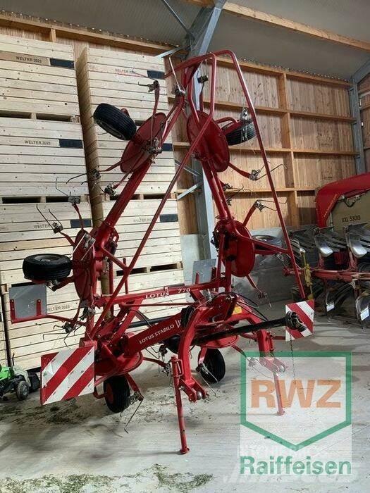 Lely Lotus 770 耙與翻草機