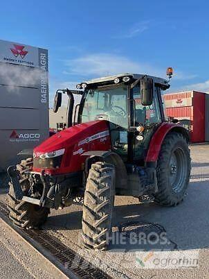 Massey Ferguson 5713S 曳引機