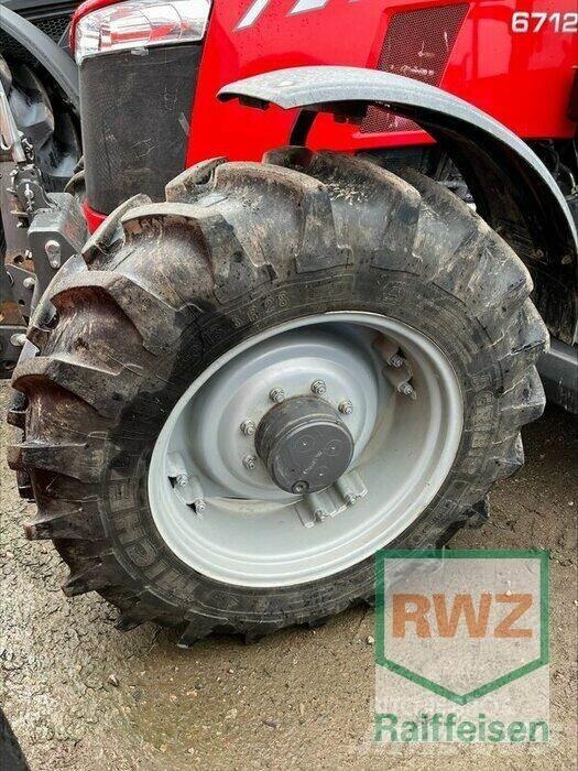 Massey Ferguson 6712 曳引機