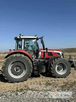 Massey Ferguson 7S210 曳引機
