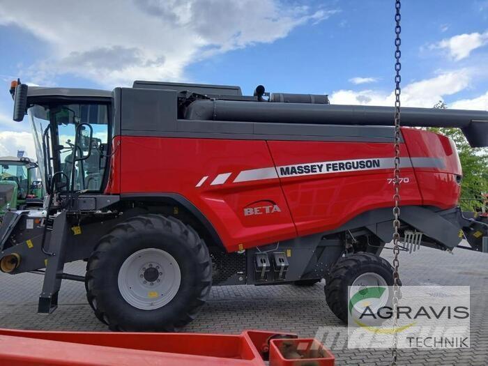 Massey Ferguson MF7370 聯合收穫機