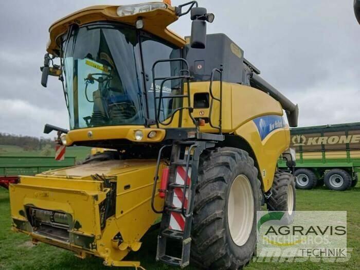 New Holland CR 9060 聯合收穫機