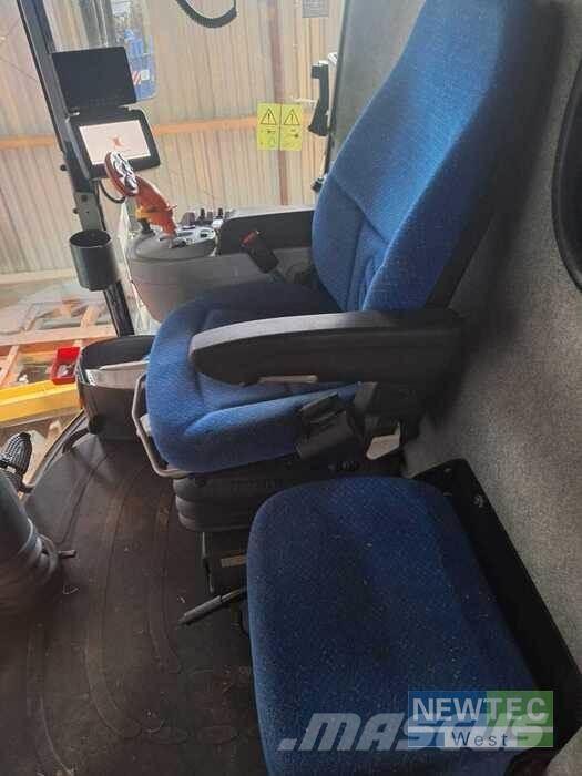 New Holland CX 5090 聯合收穫機