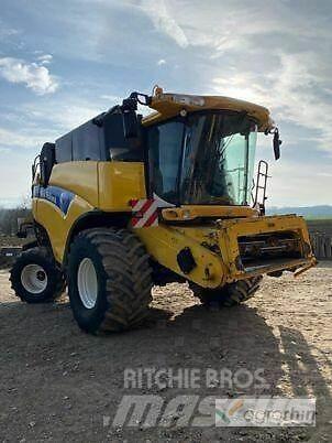 New Holland CX 8090 聯合收穫機