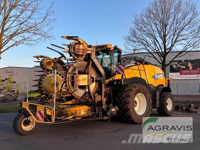 New Holland FR 700 自走式飼料採集機