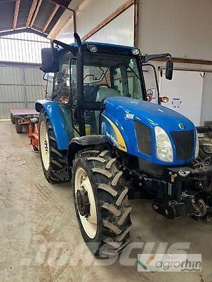 New Holland T5040 曳引機