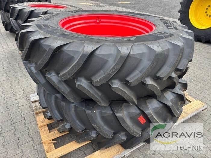 Pirelli KR 520/85R42 輪胎、車輪和輪圈