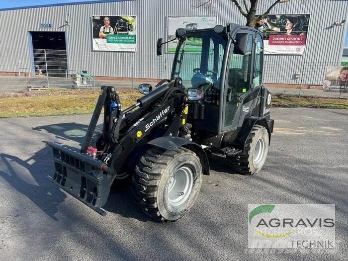 Schäffer 2445 S 輪胎式裝載機