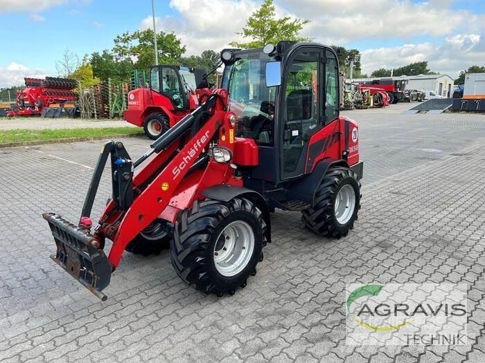 Schäffer 3650 農業用伸縮臂裝載機