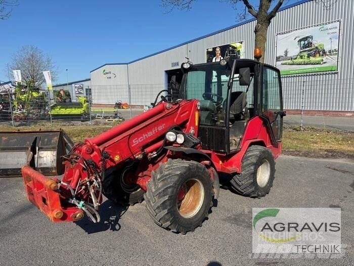 Schäffer 460 T 農業用伸縮臂裝載機