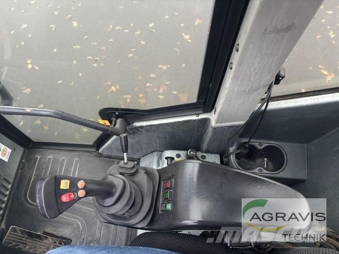 Schäffer 9610 T 農業用伸縮臂裝載機