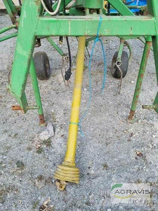 Stoll Z 660 H 耙與翻草機