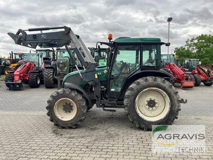 Valtra A 83 H 曳引機