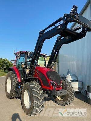 Valtra A115 H4 曳引機
